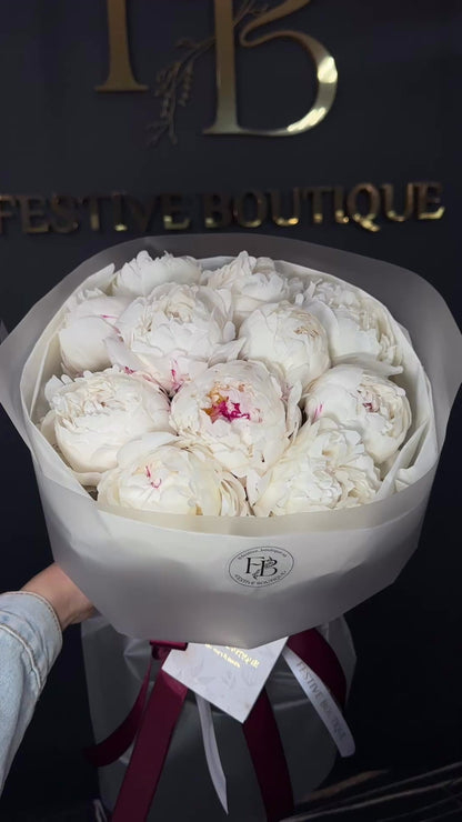Монобукет півоній Duchesse de Nemours